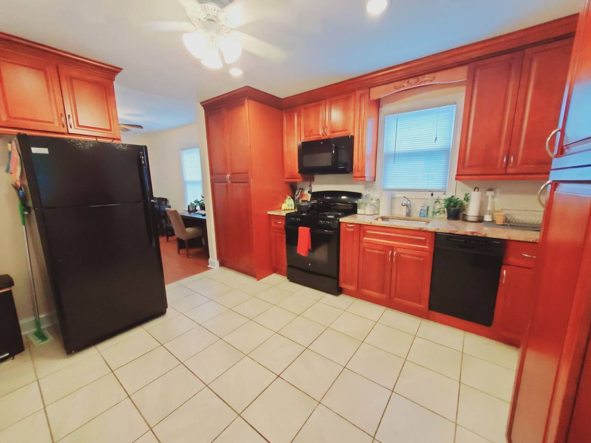 Apartment for rent at 25 Scofield Ave #2, Stamford, CT 06906