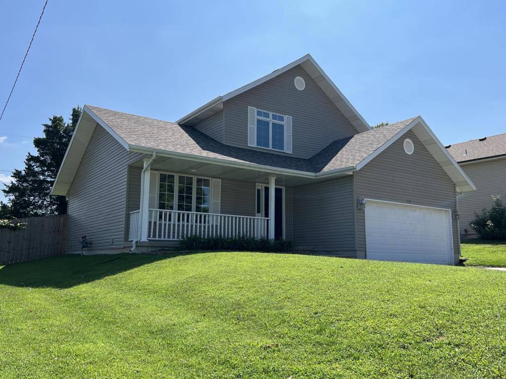 House for rent at 1504 W Highpoint Circle, Springfield, MO 65810