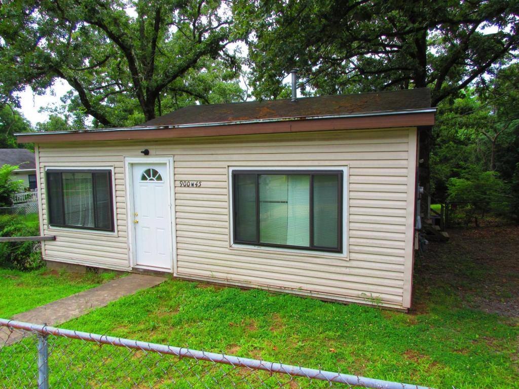 House for rent at 900 W 45th St, North Little Rock, AR 72118