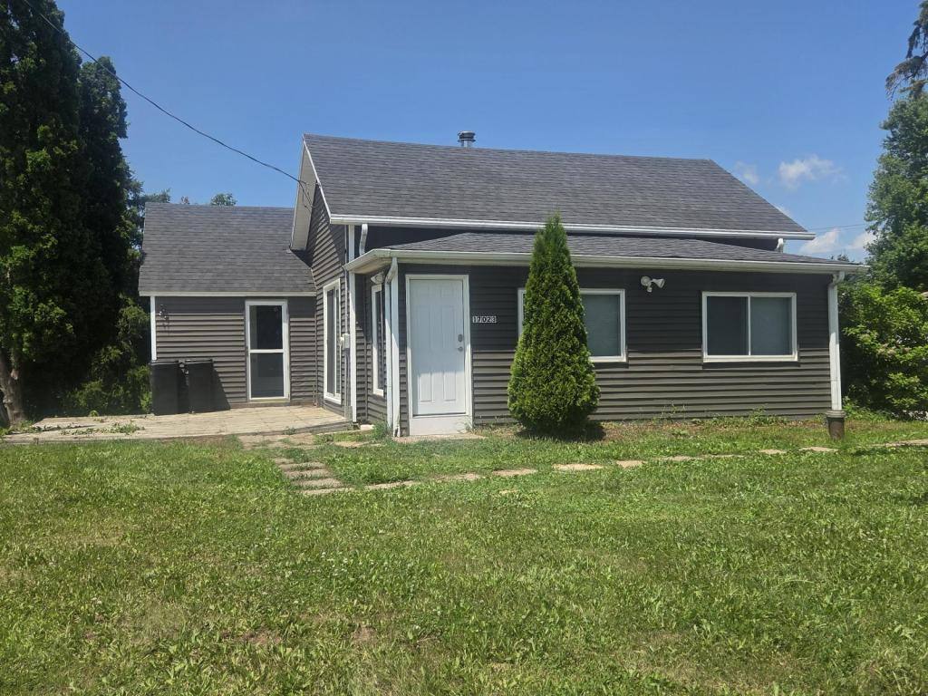 House for rent at 17023 US-150, Orion, IL 61273