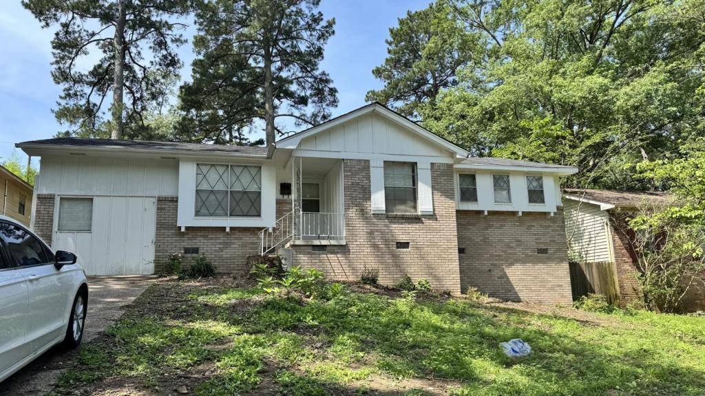 House for rent at 21 Rosewood Dr, Little Rock, AR 72209