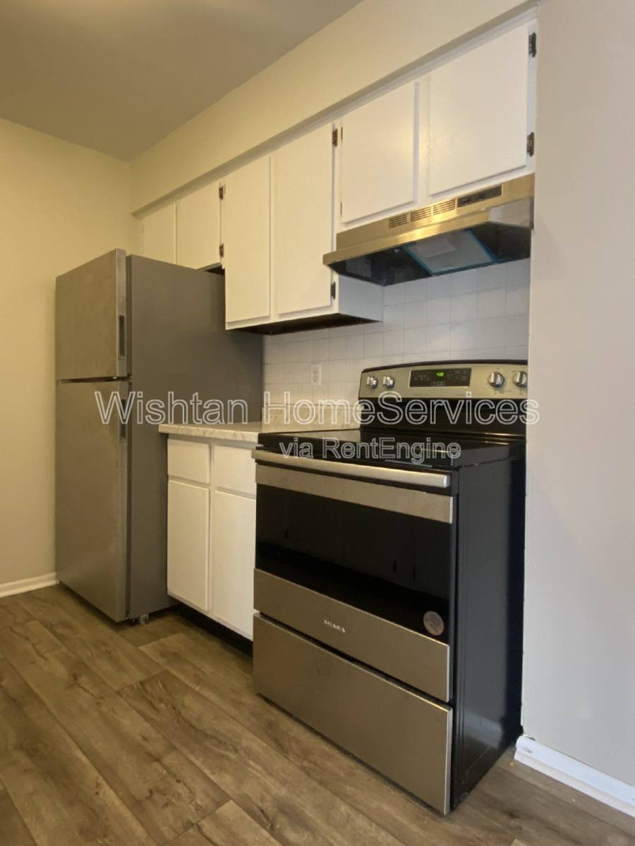 Apartment for rent at 204 Charleston Blvd #5, Macomb, IL 61455
