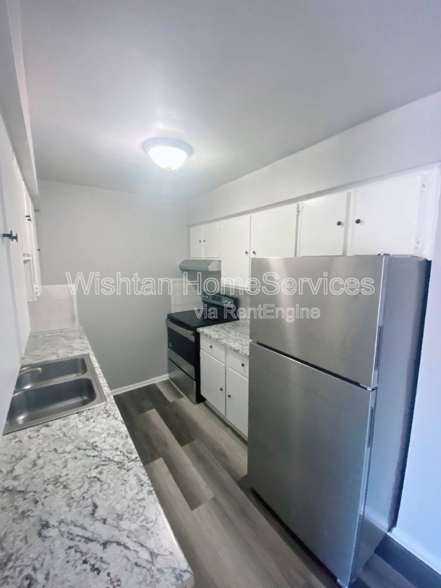 Apartment for rent at 219 Charleston Blvd #4, Macomb, IL 61455