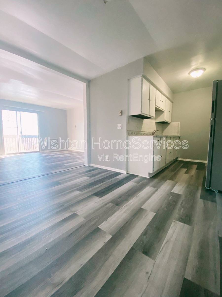 Apartment for rent at 220 Charleston Blvd #6, Macomb, IL 61455
