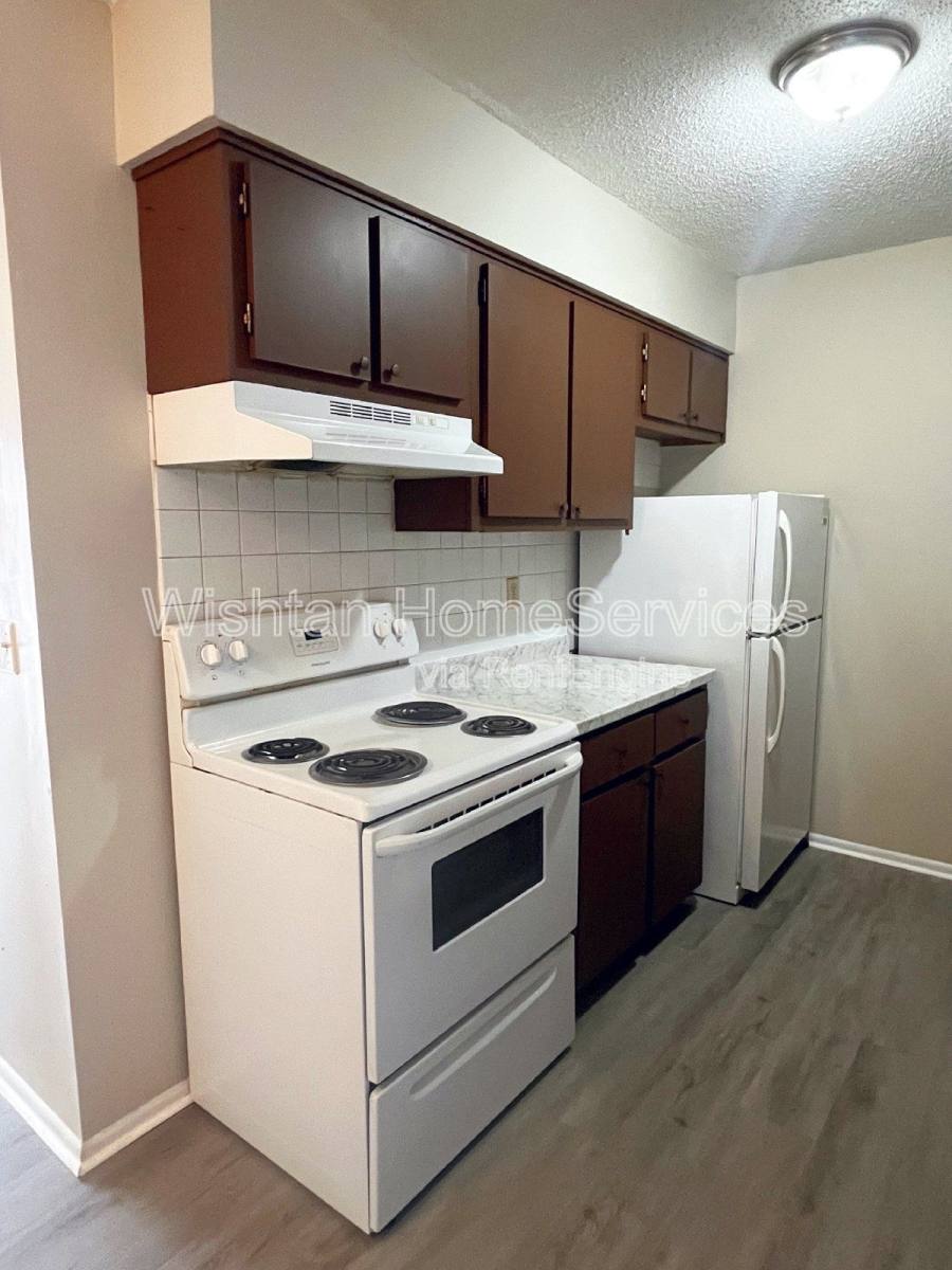Apartment for rent at 217 Charleston Blvd #2, Macomb, IL 61455