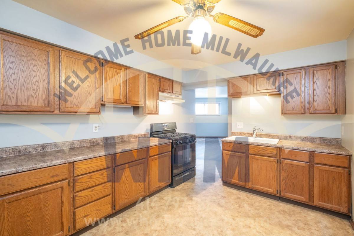 Apartment for rent at 2645 S Kinnickinnic Ave, Milwaukee, WI 53207