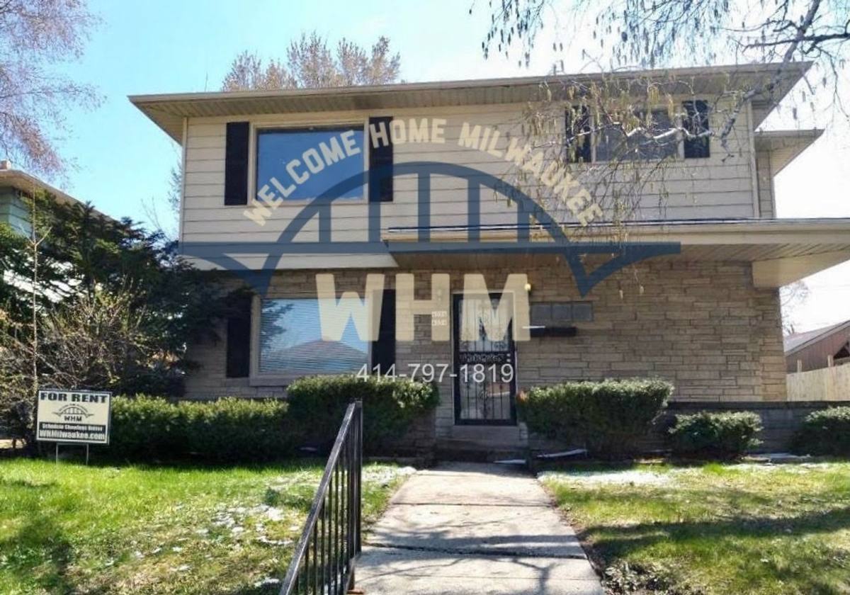 Townhouse for rent at 4054 N 68th St, Milwaukee, WI 53216