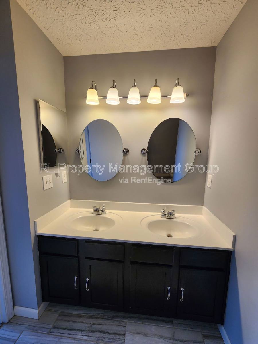 Apartment for rent at 1536 Magoffin Ave, Columbus, OH 43207