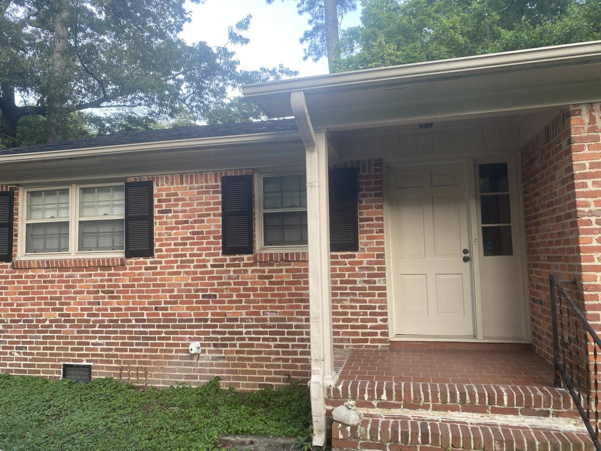 Townhouse for rent at 3947 Montclair Rd, Birmingham, AL 35213