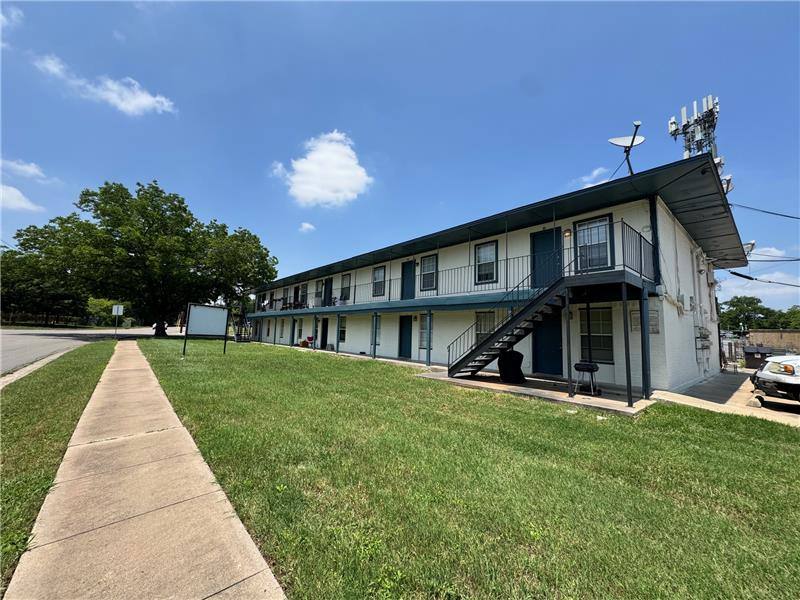 Apartment for rent at 925 N 26th St, Waco, TX 76707