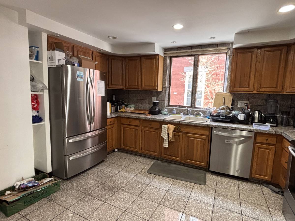 Apartment for rent at 168 Auburn St #A, Cambridge, MA 02139