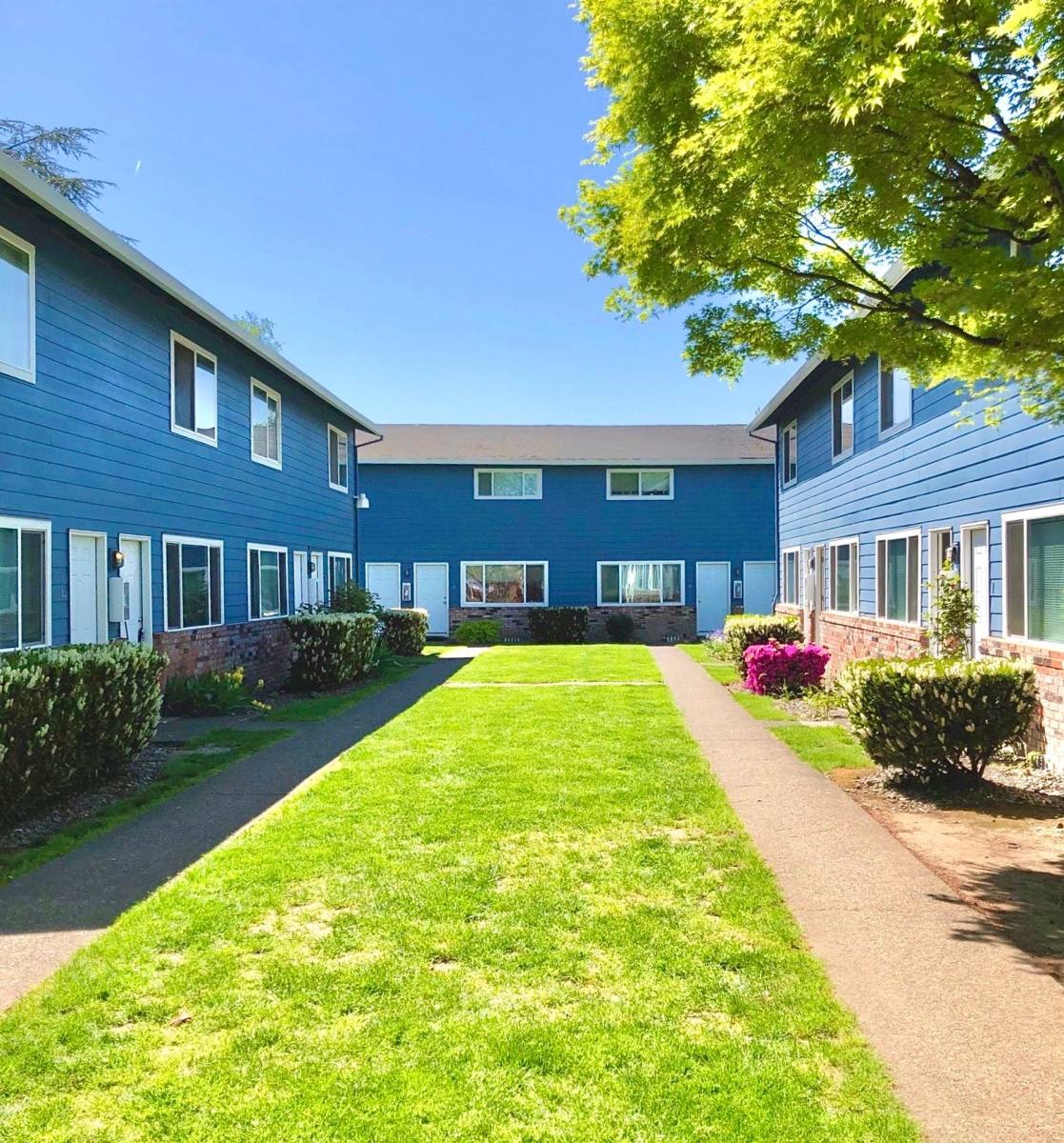 Townhouse for rent at 22900 NE Halsey St, Troutdale, OR 97060