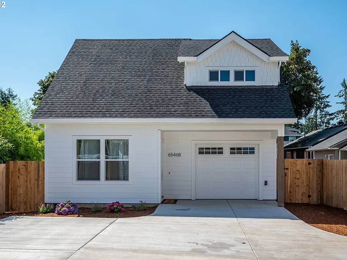House for rent at 6546 SE 64th Ave, Portland, OR 97206