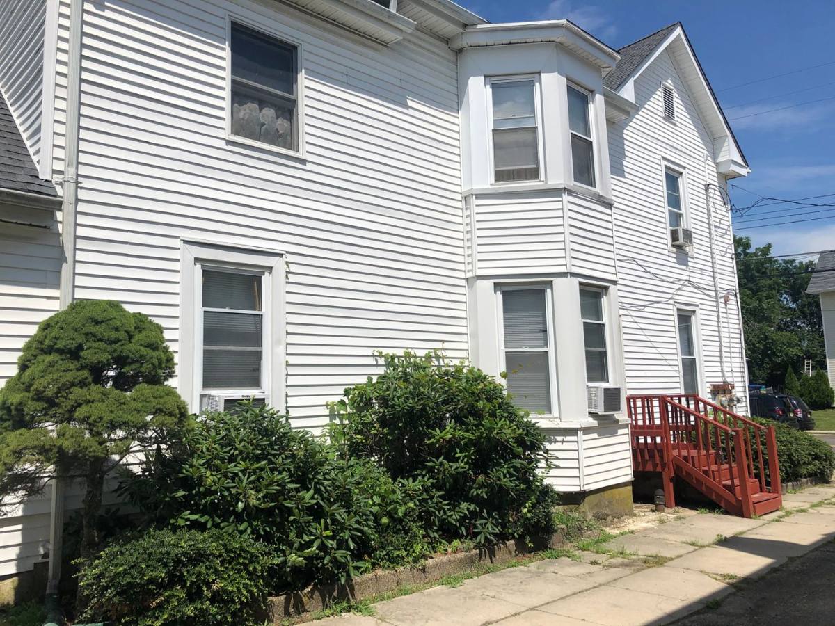 Apartment for rent at 38 W Main St, Wrightstown, NJ 08562
