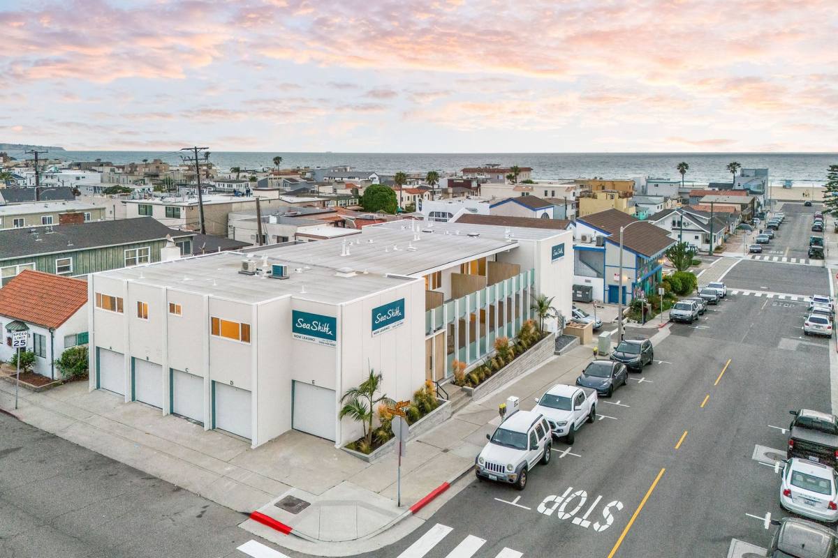 Apartment for rent at 150 10th St, Hermosa Beach, CA 90254
