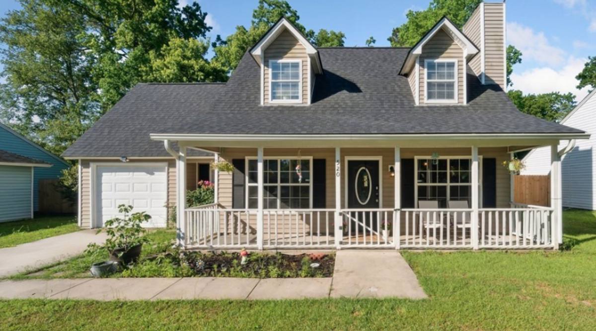 House for rent at 520 Falcon Dr, Richmond Hill, GA 31324