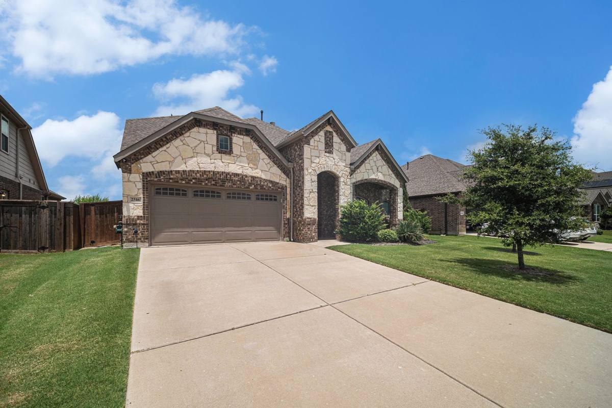House for rent at 2516 Wallingford Dr, Venus, TX 76084