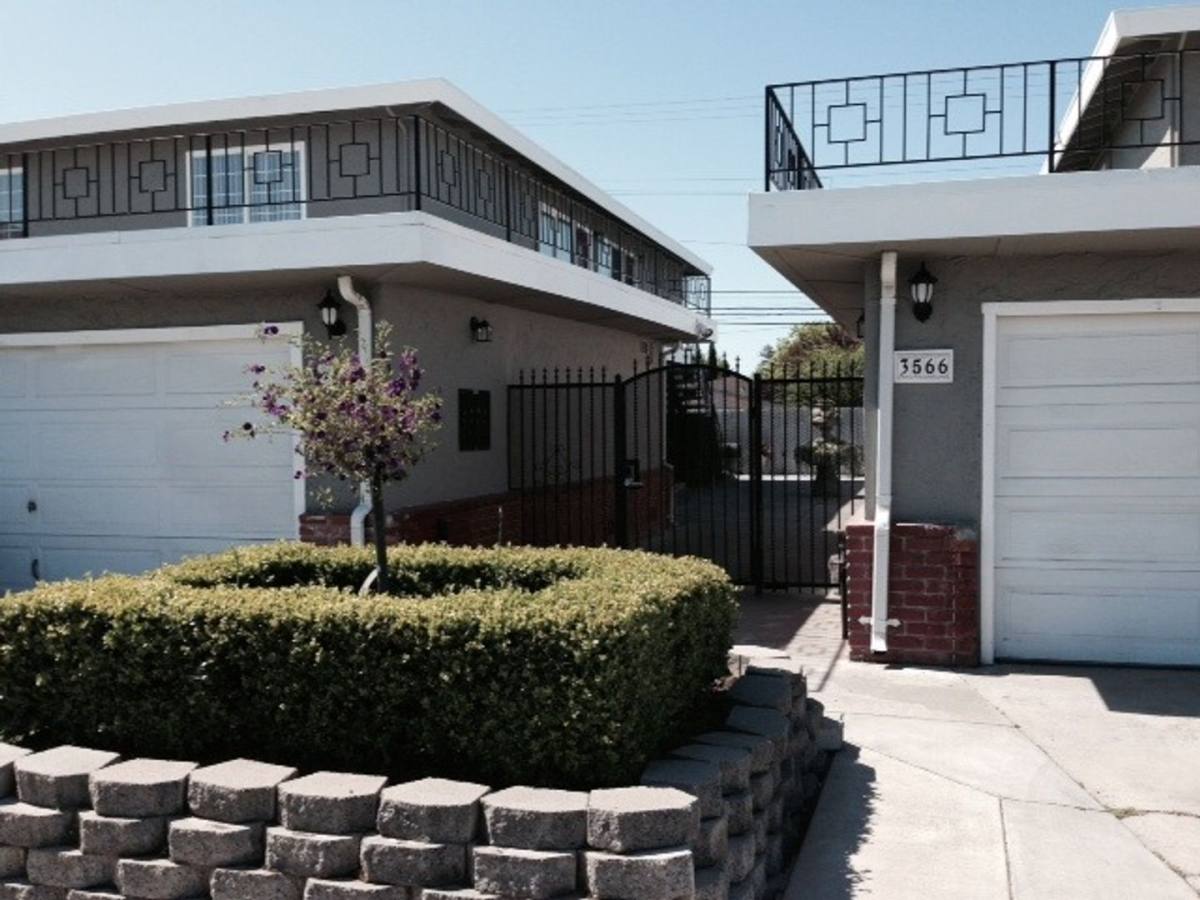 Apartment for rent at 3566-68 Rolison Rd, Redwood City, CA 94063