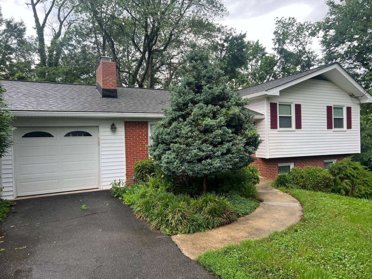 House for rent at 2917 Breezy Terrace, Alexandria, VA 22303