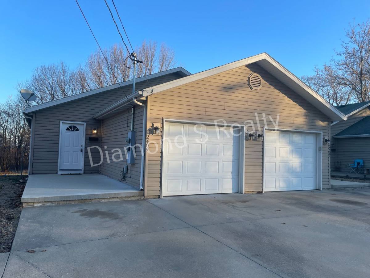 Townhouse for rent at 2409 W High St, Springfield, MO 65803