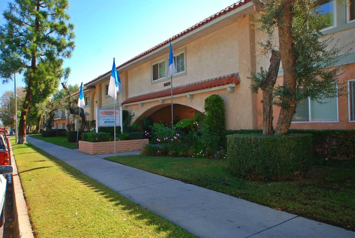 Apartment for rent at 16820 Chatsworth St, Granada Hills, CA 91344