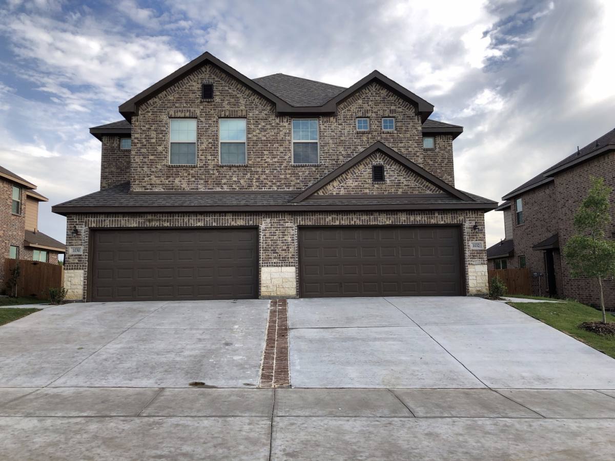 House for rent at 1030 W Sierra Vista Court, Midlothian, TX 76065