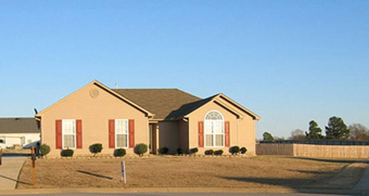 House for rent at 16 Garden Gate Dr, Humboldt, TN 38343
