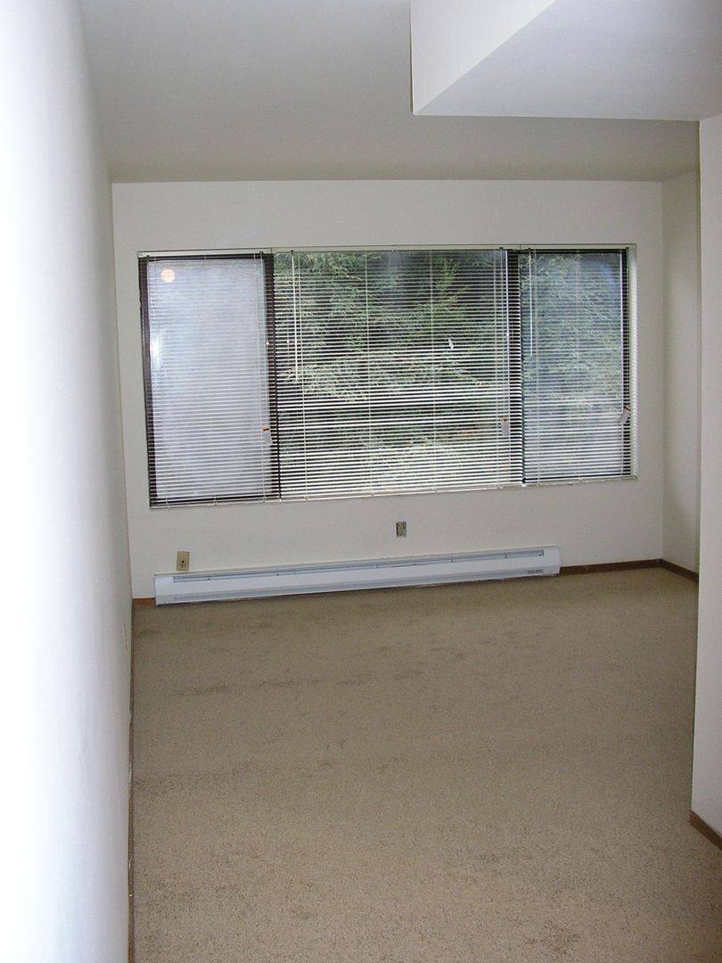 L&P, 5027 15th Ave NE, Seattle, WA 98105 - Apartment for Rent - Image 9