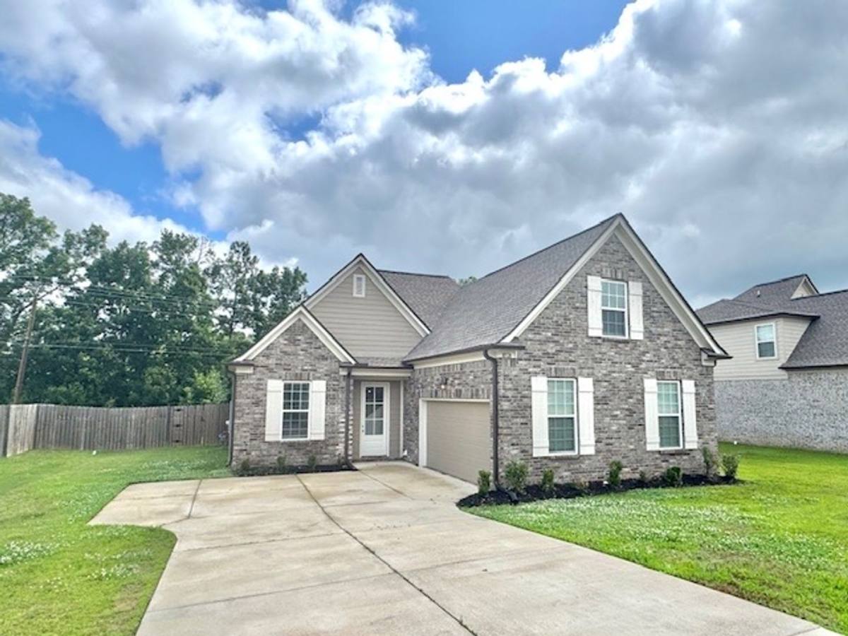Apartment for rent at 10526 Bayou Court, Olive Branch, MS 38654
