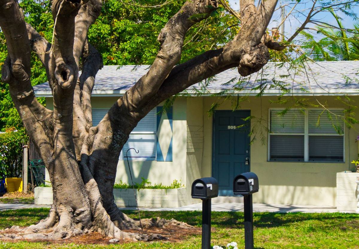 Apartment for rent at 801 NW 5th Ave, Boynton Beach, FL 33426