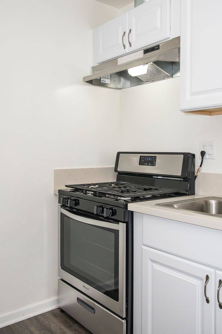 Apartment for rent at 833 W Foothill Blvd, Monrovia, CA 91016