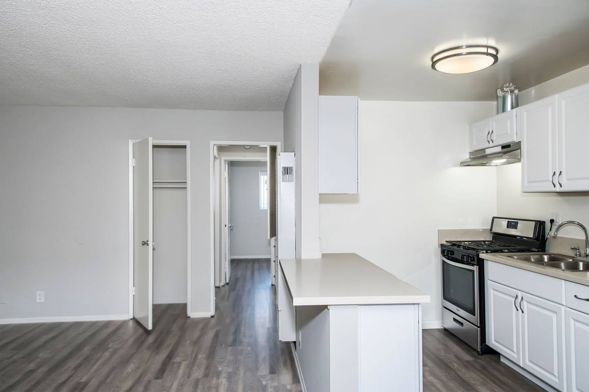 Apartment for rent at 833 W Foothill Blvd, Monrovia, CA 91016