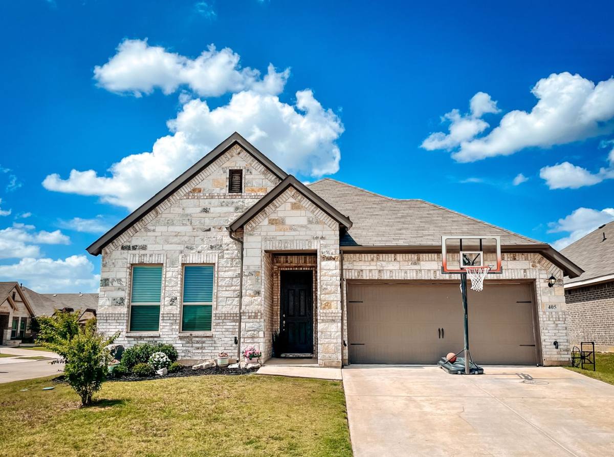 House for rent at 405 Stella St, Argyle, TX 76226