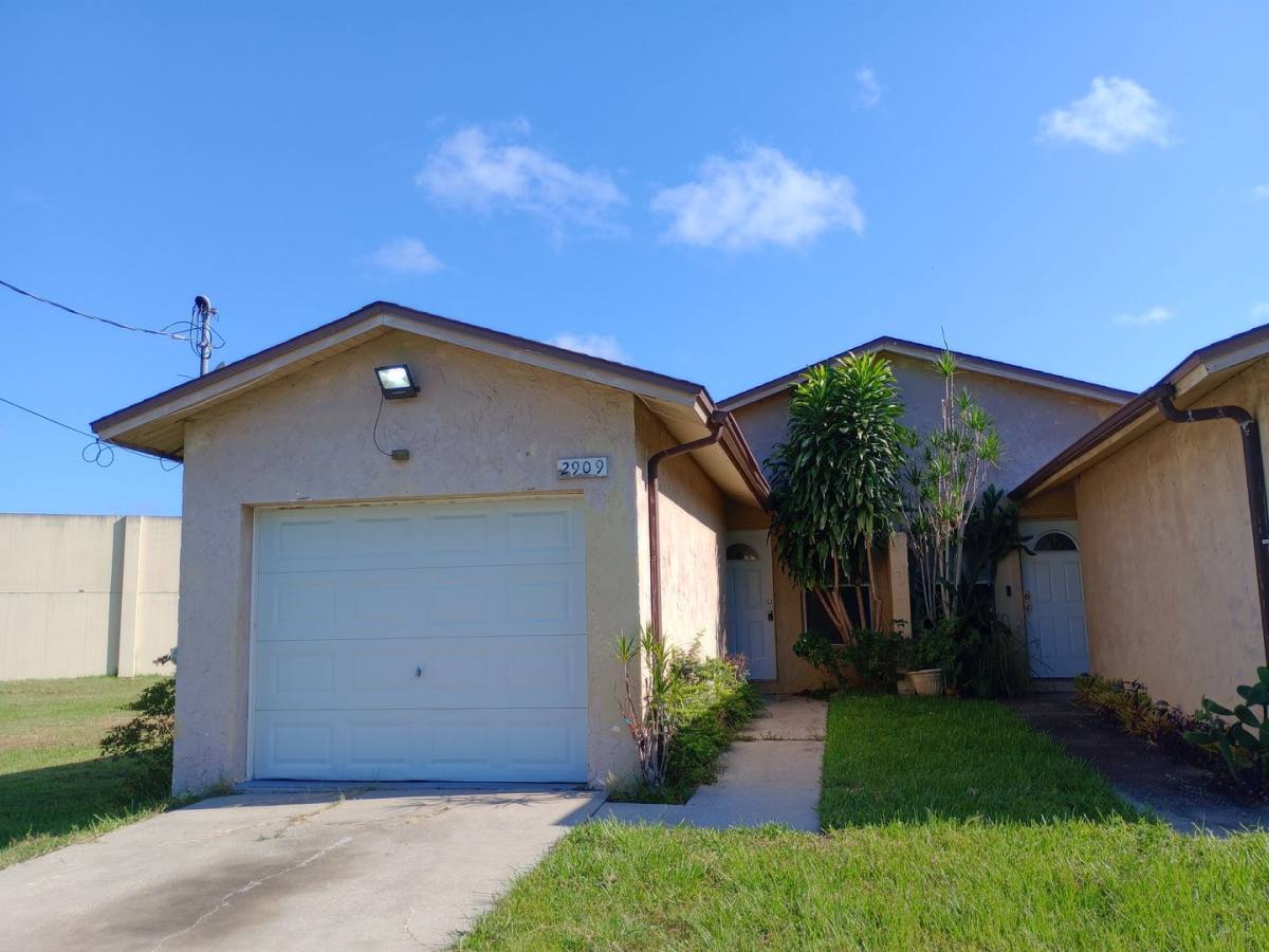 Apartment for rent at 2909 Hambleton Ave, Orlando, FL 32810
