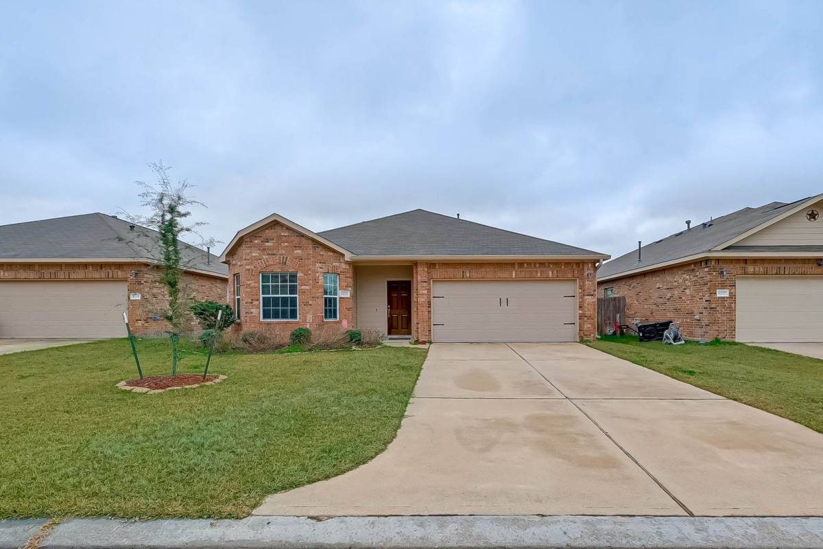 House for rent at 8223 Rudy Brook Way, Spring, TX 77379