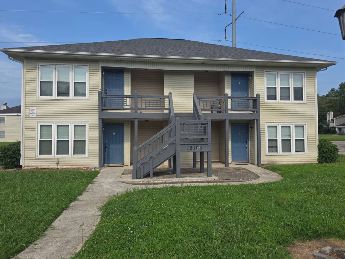 Apartment for rent at 12105 Carriage Court, Huntsville, AL 35803