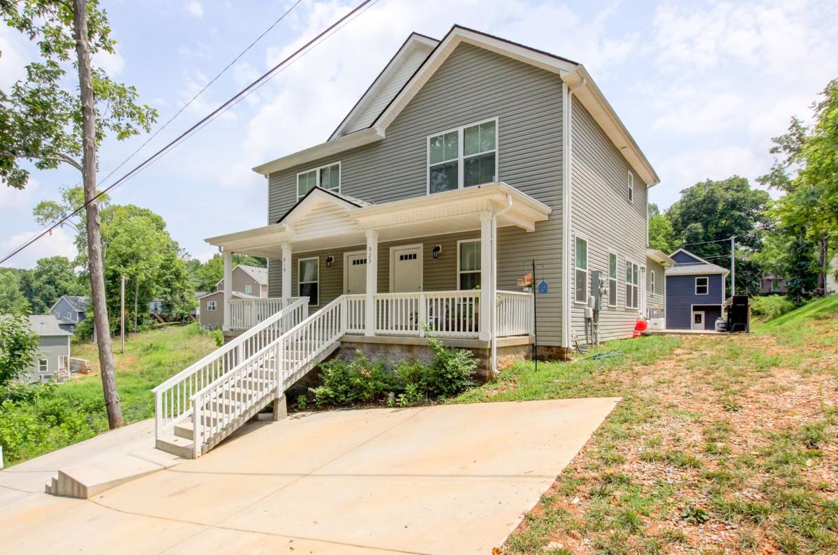 House for rent at 919 Woody Hills Dr, Clarksville, TN 37042