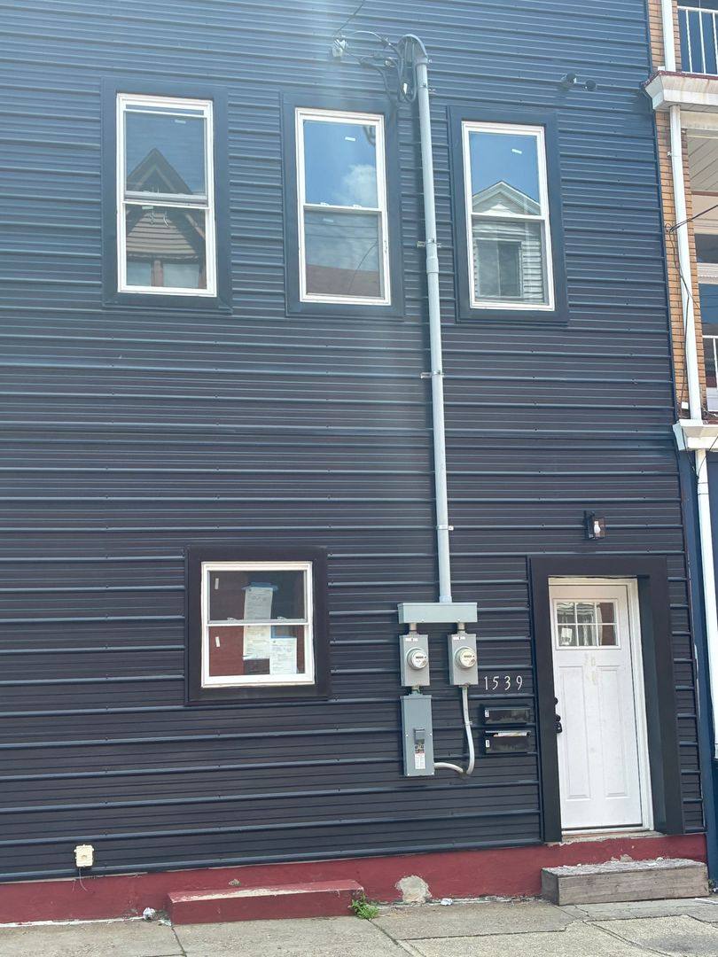 Apartment for rent at 1539 Lowrie St, Pittsburgh, PA 15212