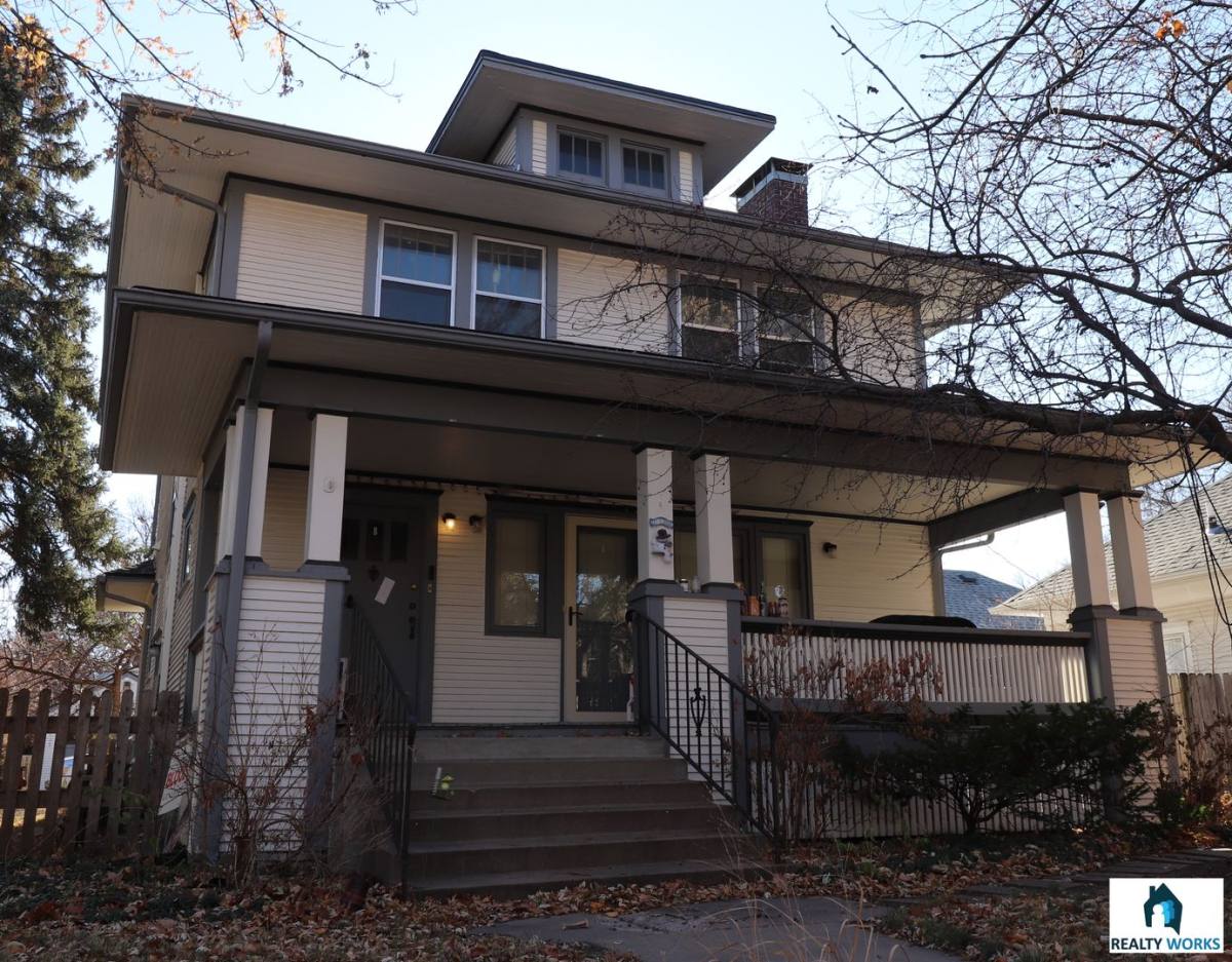 Apartment for rent at 2611 A St, Lincoln, NE 68502