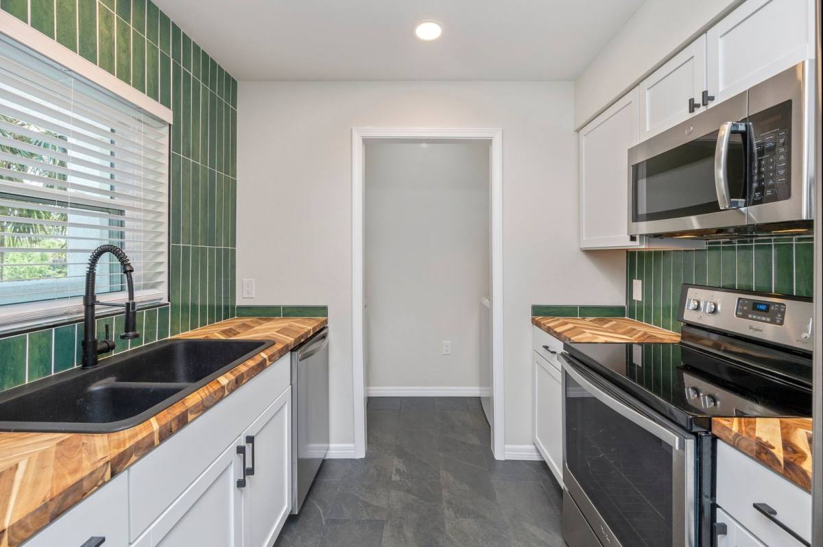 Condo for rent at 4276 Calinda Lane, Niceville, FL 32578