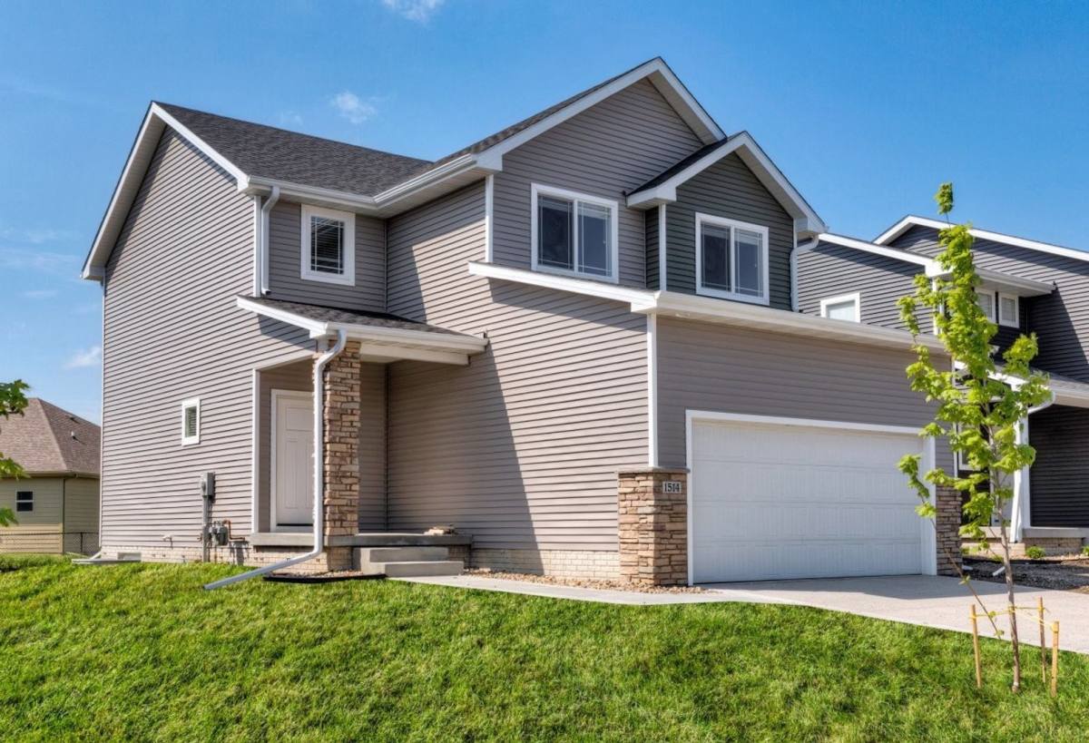 House for rent at 1604 Bennett's Way NW, Altoona, IA 50009