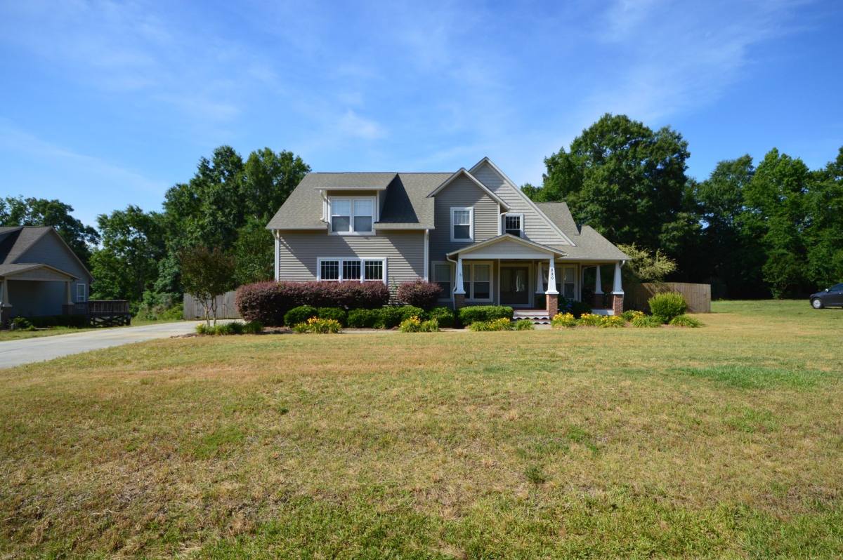 220 Ruth Circle, Fuquay Varina, NC 27526