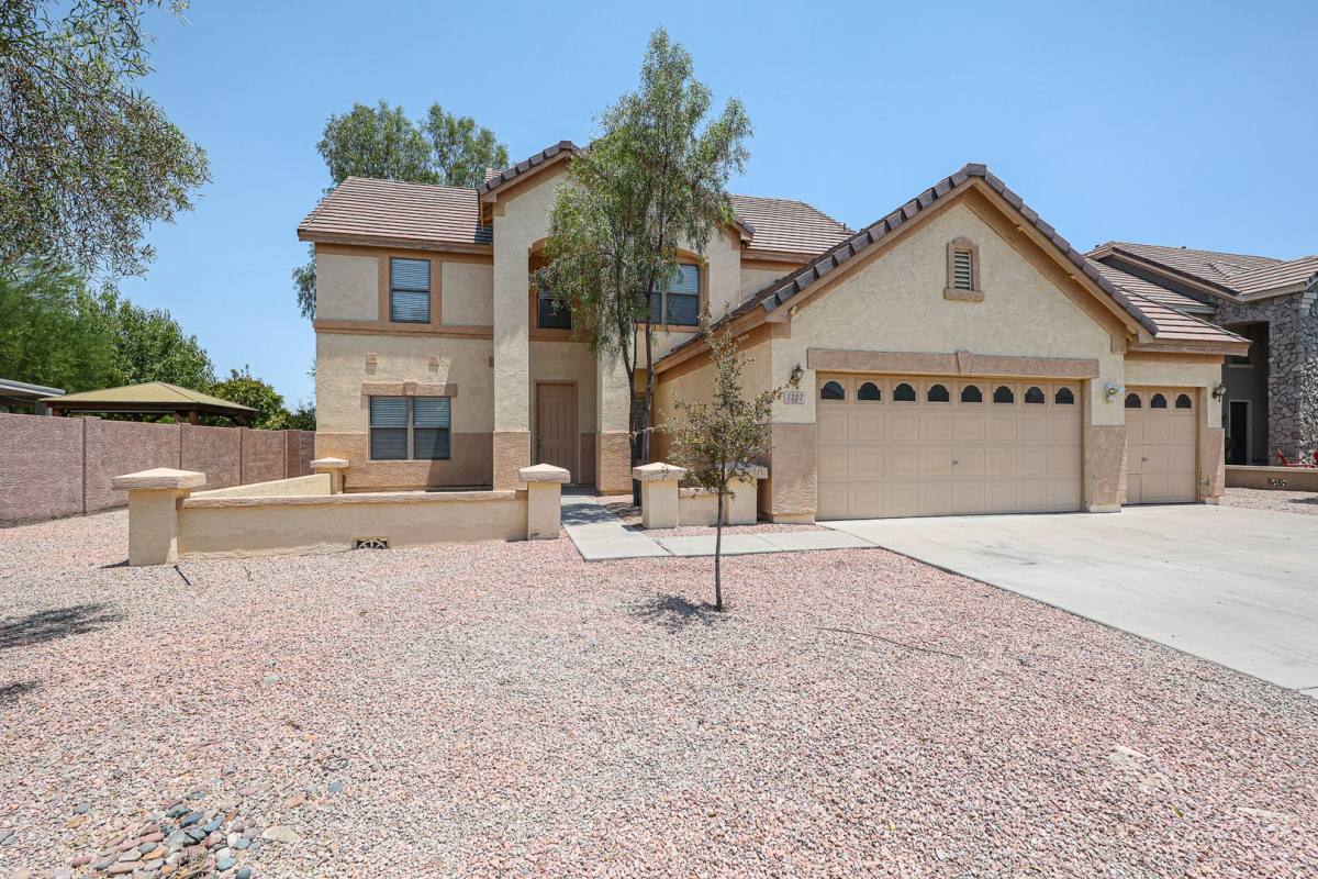 House for rent at 1121 S Bedford Place, Chandler, AZ 85286