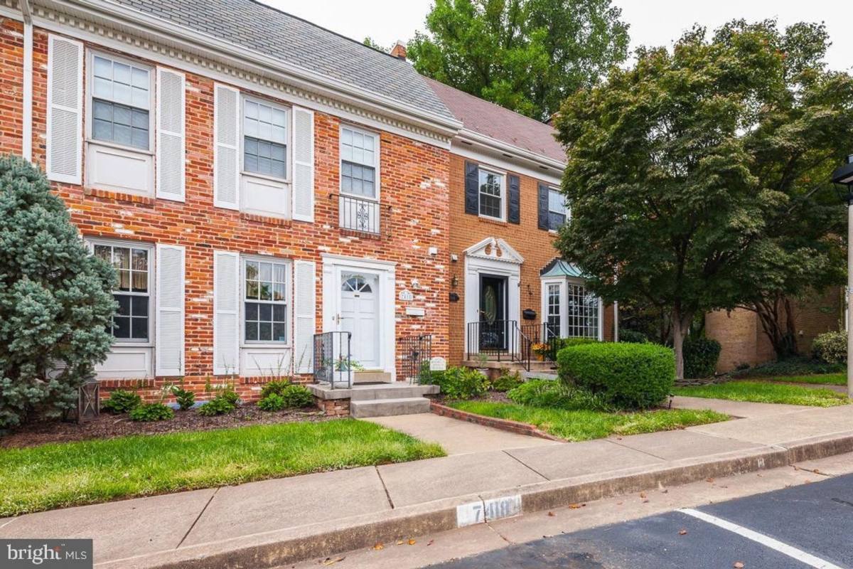 Townhouse for rent at 7416 Eldorado St, McLean, VA 22102