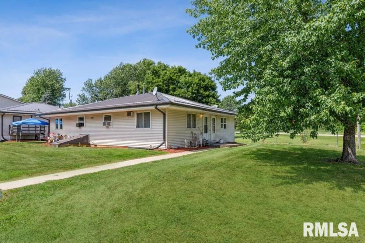Apartment for rent at 302 Larson Court, Hillsdale, IL 61257