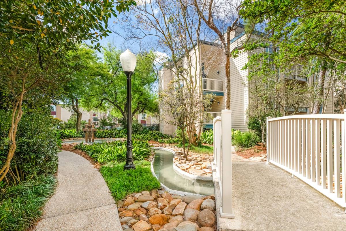 Apartment for rent at 3501 Apollo Dr, Metairie, LA 70003