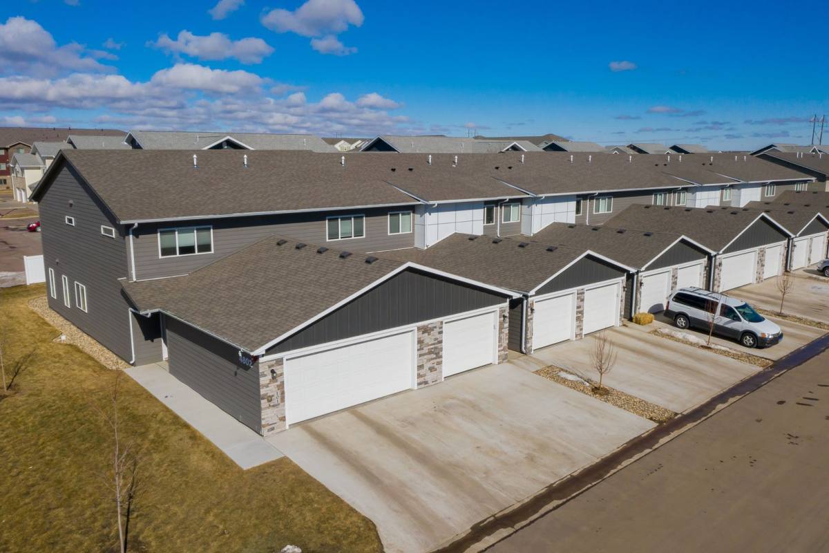 Townhouse for rent at 4822 S Hosta Ave, Sioux Falls, SD 57110