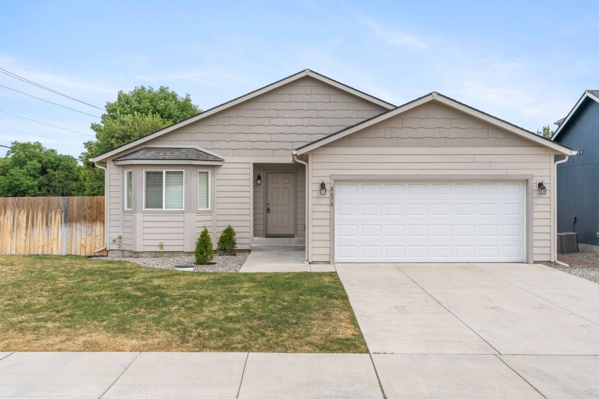 House for rent at 8670 N Oak St, Spokane, WA 99208