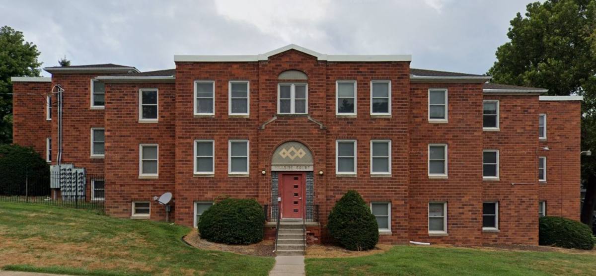 Apartment for rent at 3108 Davenport St, Omaha, NE 68131