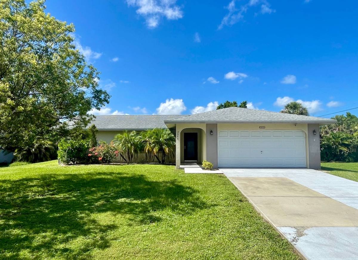 House for rent at 3646 Mary Lane, Sarasota, FL 34238
